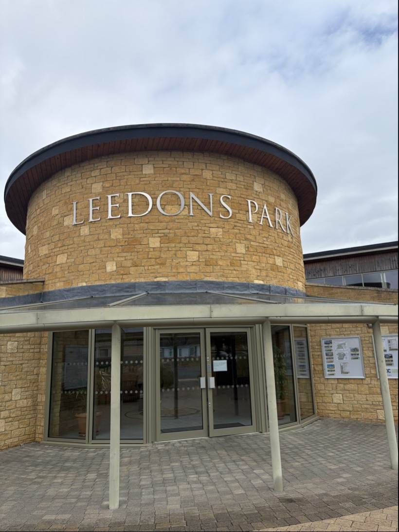 Leedons park entrance way