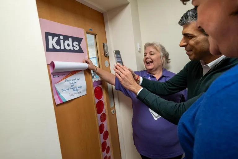 Prime Minister Rishi Sunak talks to staffat Kids' Basingstoke Nursery